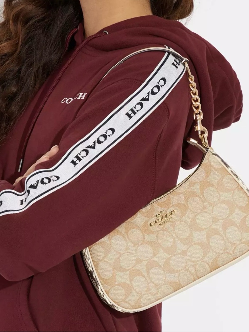 Coach Teri Shoulder Bag In Signature Canvas - Picture 9 of 10